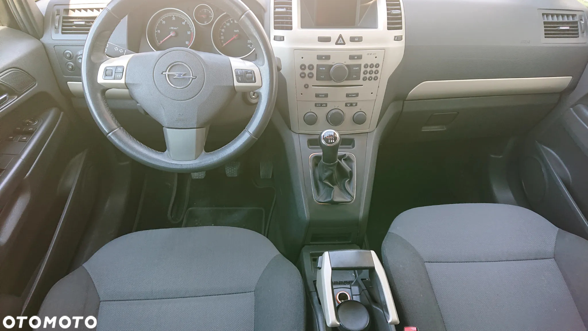 Opel Zafira 1.9 CDTI - 13