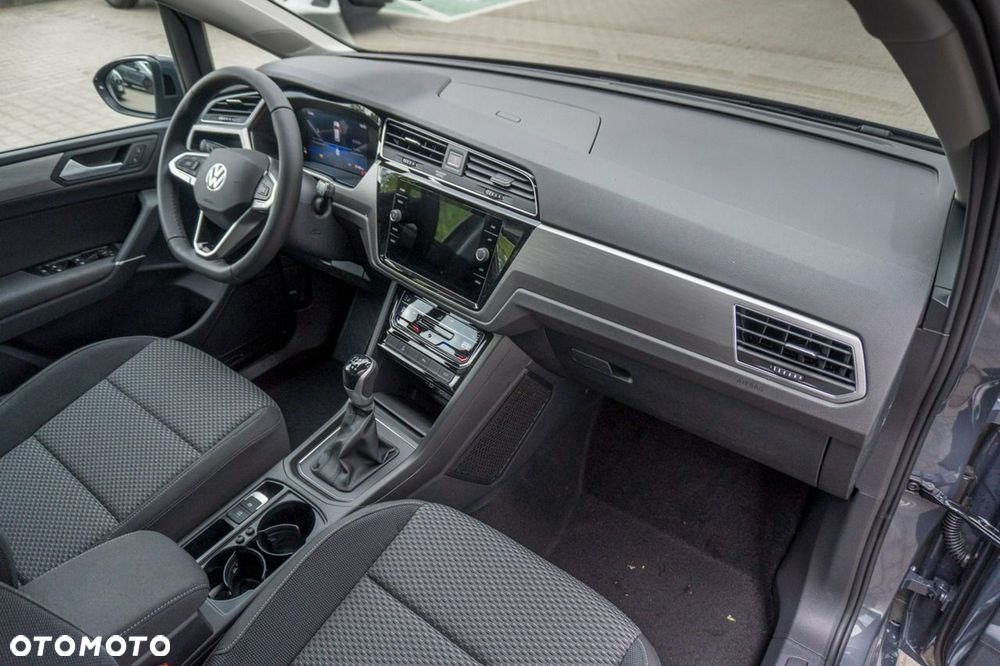 Volkswagen Touran - 15