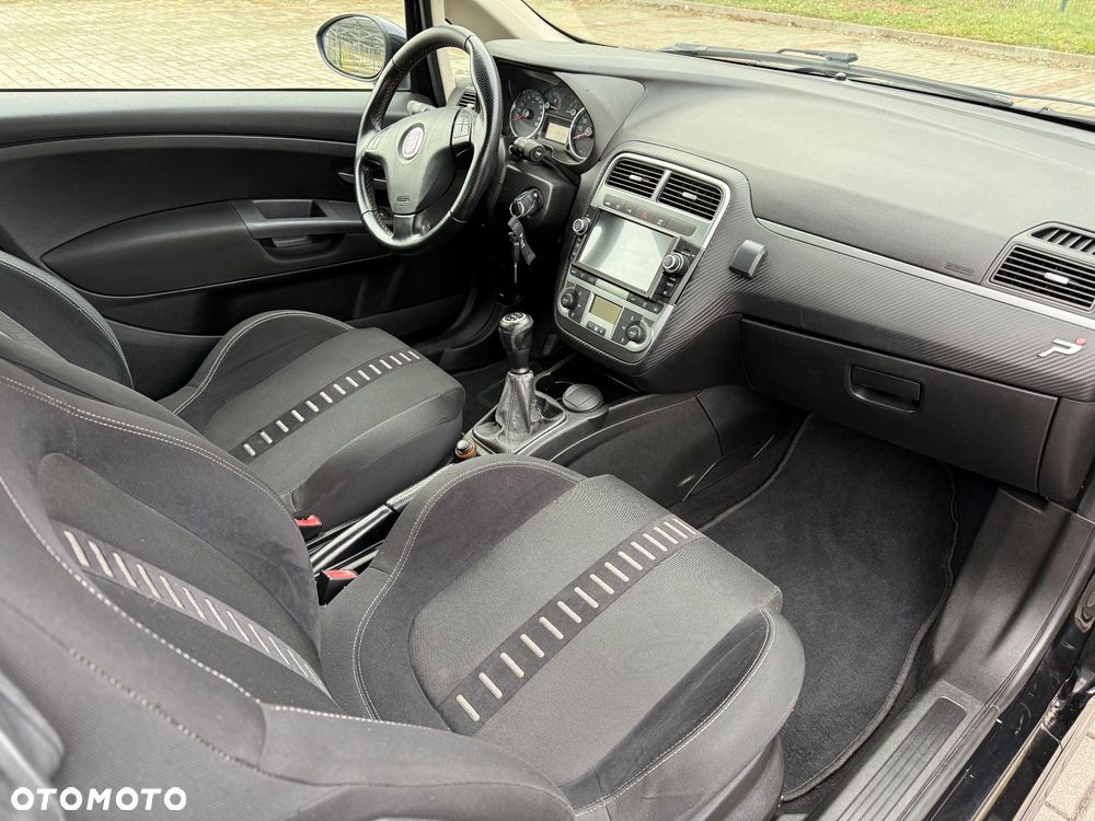 Fiat Grande Punto - 15