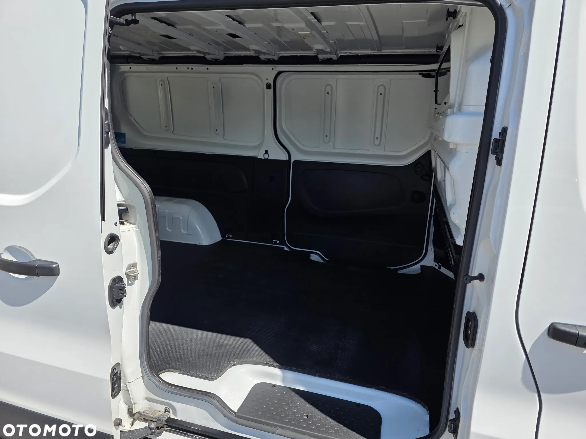 Renault Trafic - 11