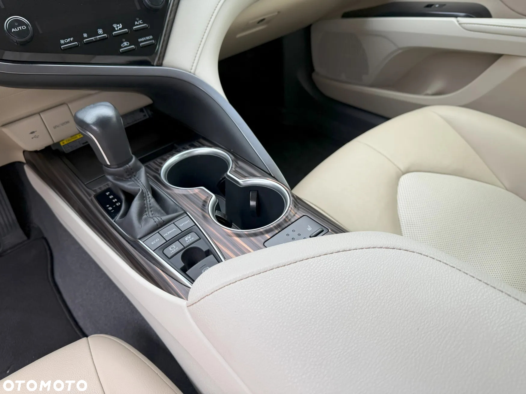 Toyota Camry 2.5 Hybrid Executive CVT - 5