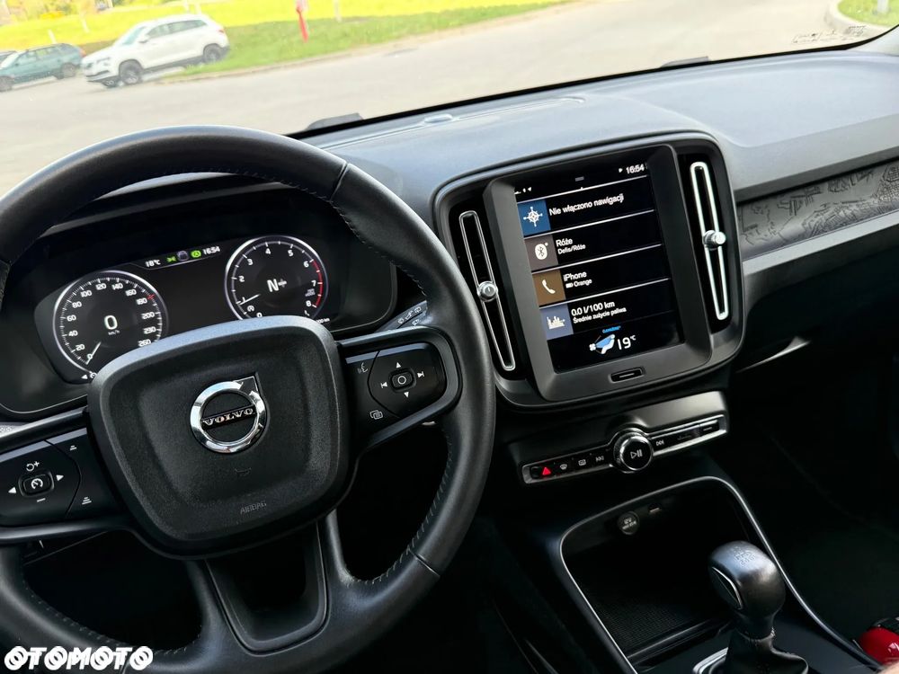 Volvo XC 40 T2 Momentum Core - 9