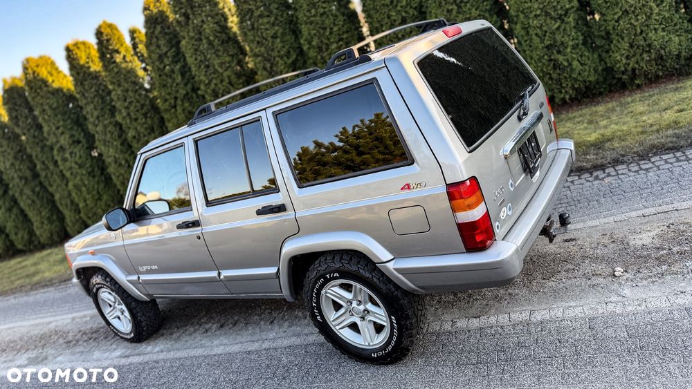 Jeep Cherokee 4.0 Limited - 16