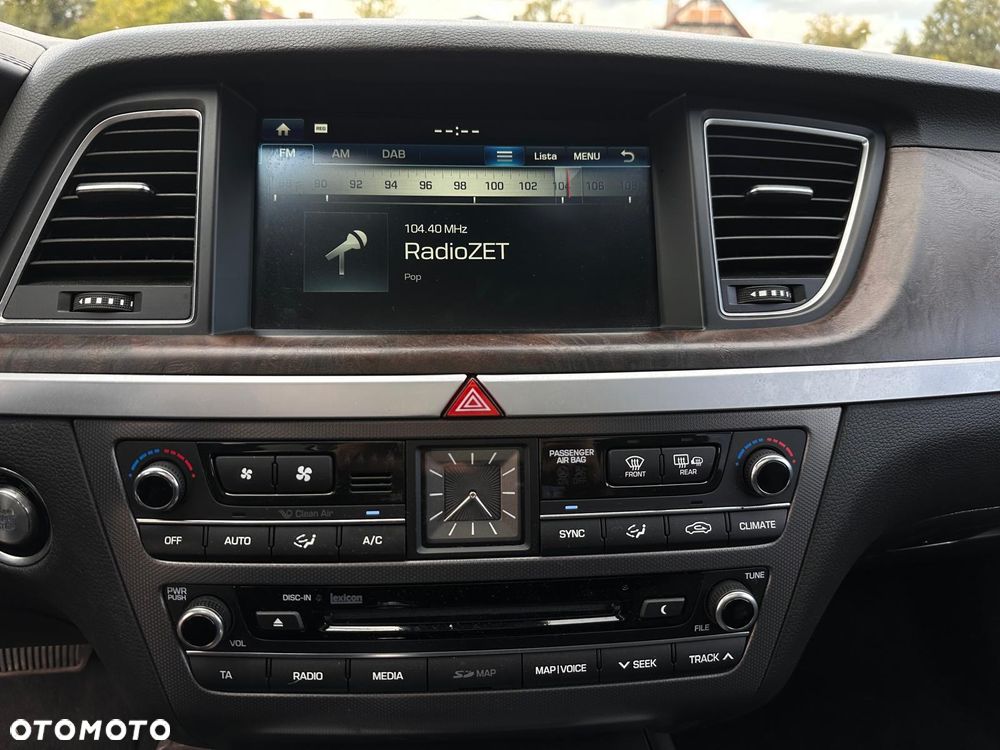 Hyundai Genesis 3.8 V6 GDI - 19