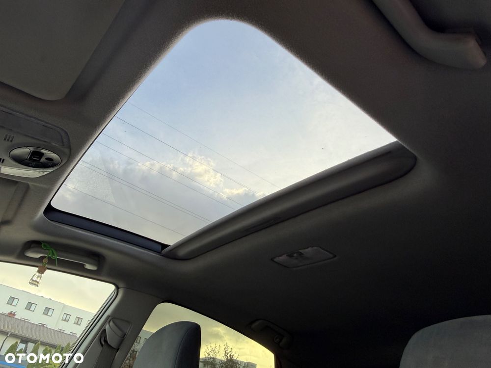 Toyota Prius (Hybrid) Executive - 18