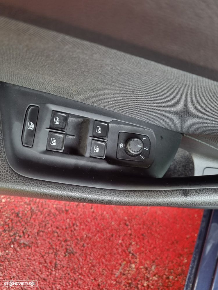 VW Passat Variant 1.6 TDI BlueMotion - 20