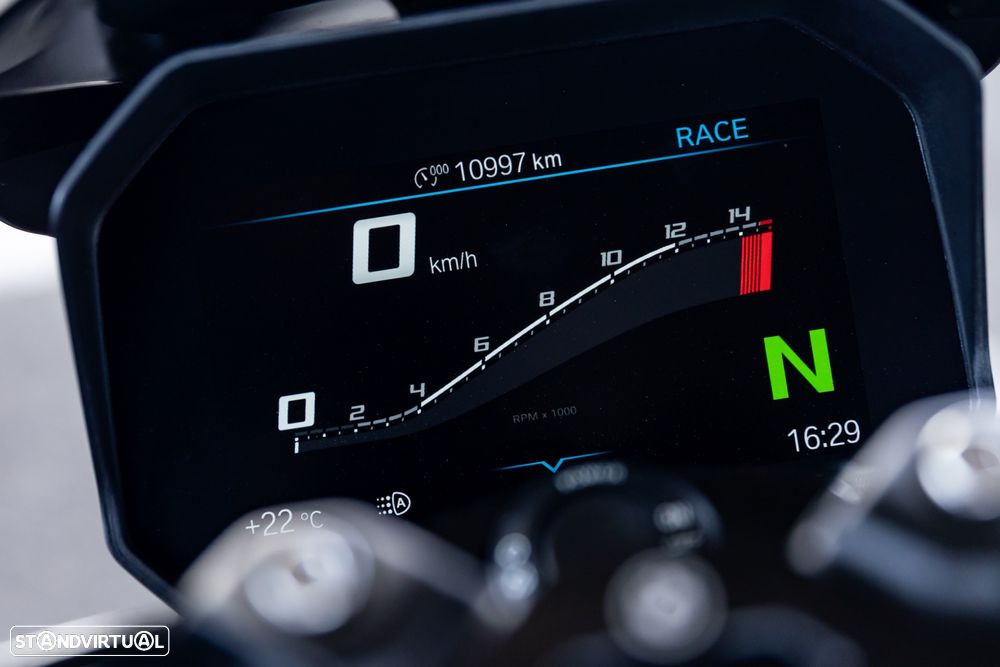 BMW M 1000 RR Competition - 32