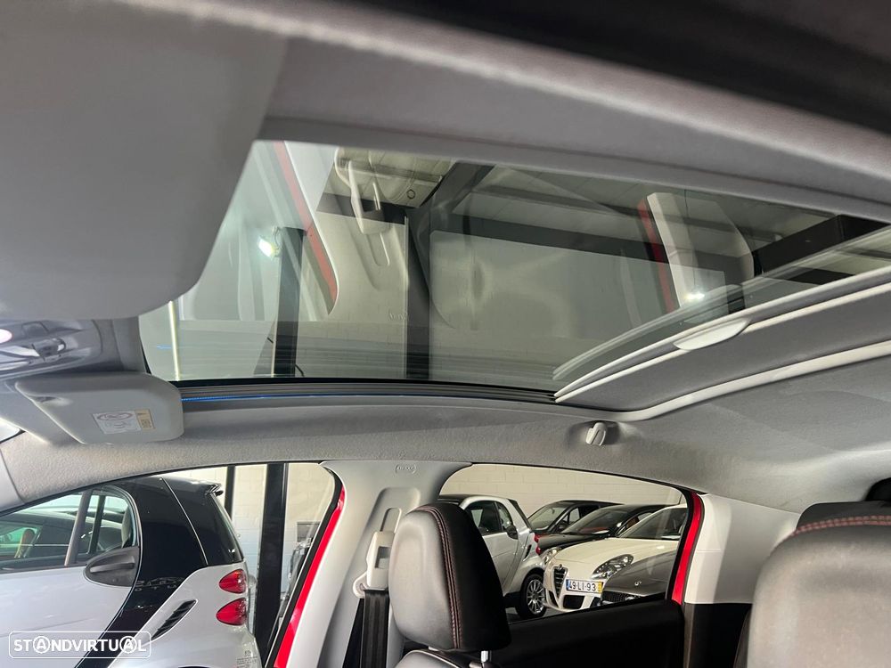 Peugeot 208 1.2 PureTech GT Line - 19