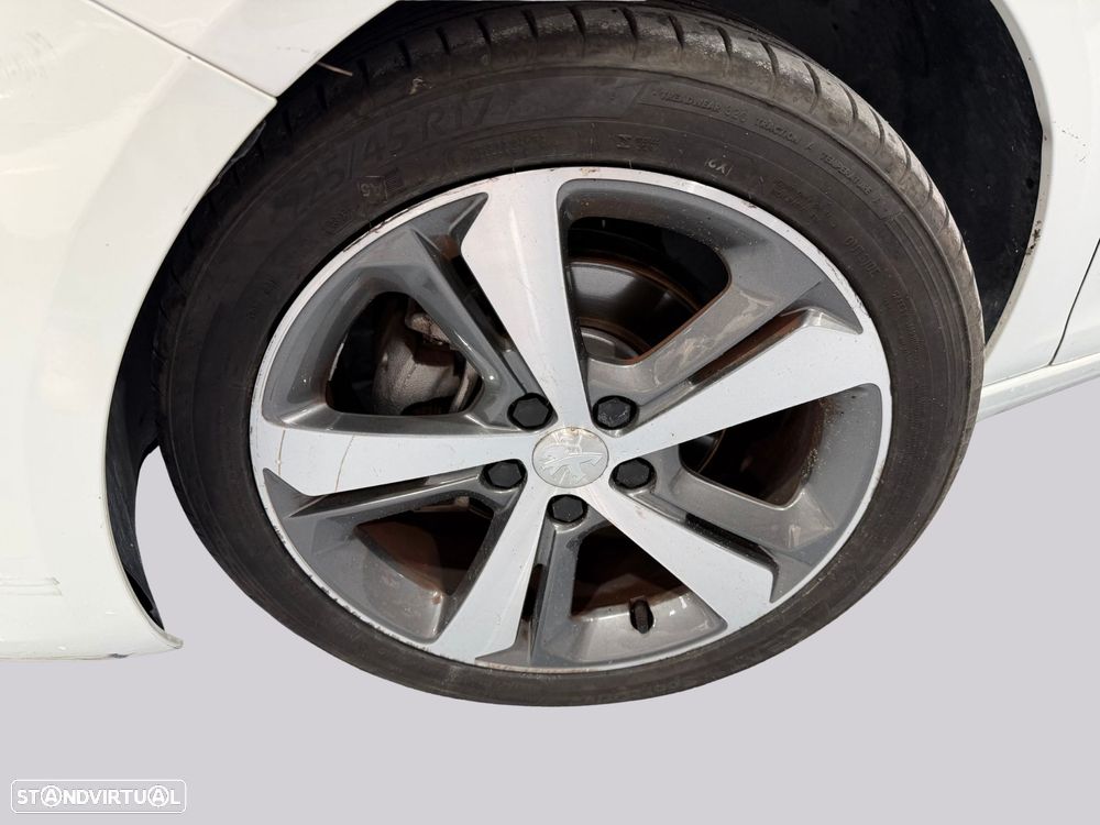 Peugeot 308 - 8