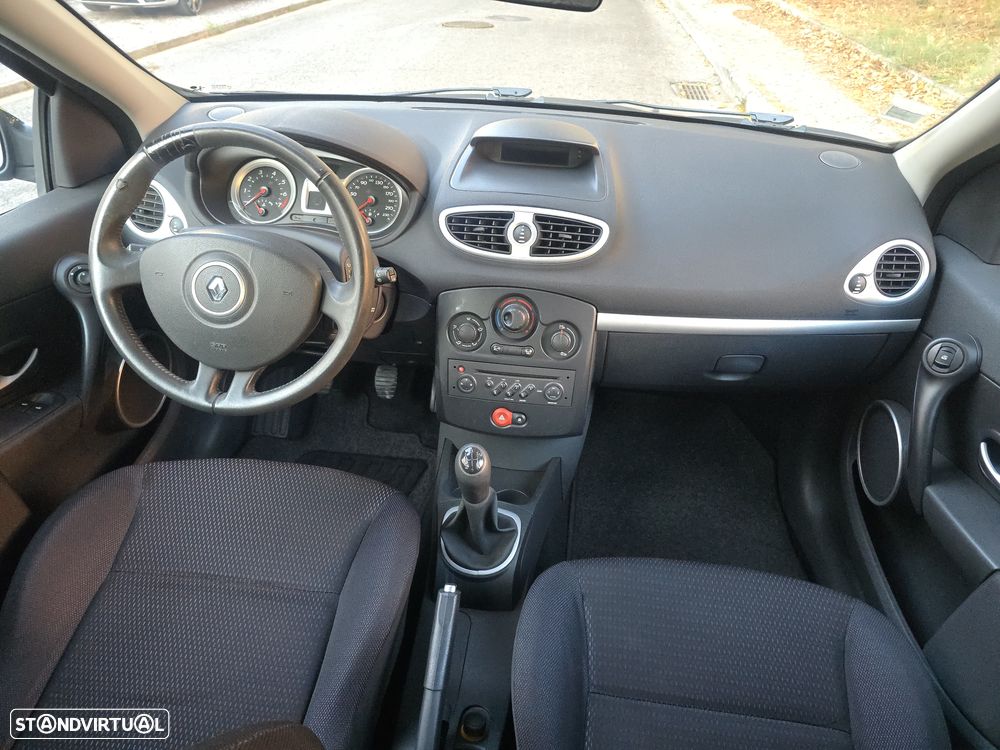 Renault Clio 1.2 16V Dynamique S - 13