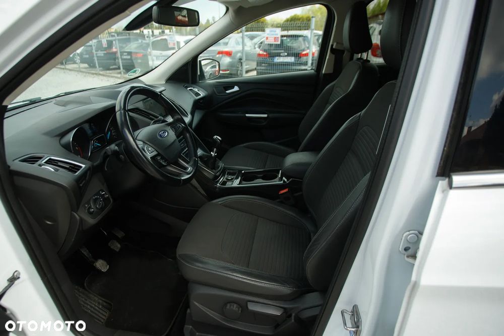 Ford Kuga 2.0 TDCi 2x4 Titanium - 27