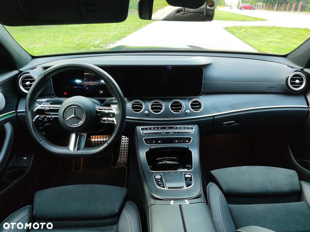 Mercedes-Benz Klasa E 220 d 4-Matic AMG/Avantgarde - 33