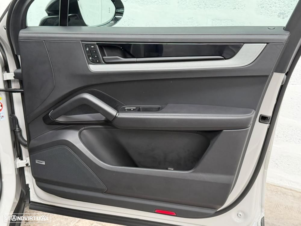 Porsche Cayenne E-Hybrid - 40