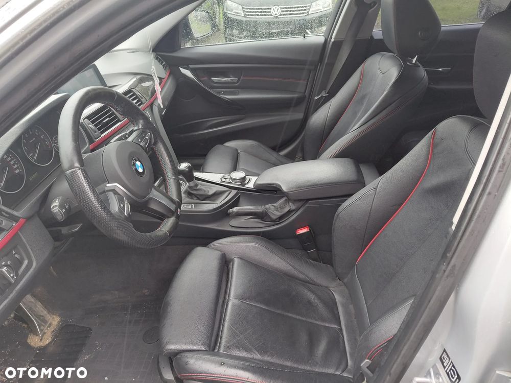 BMW Seria 3 320i Efficient Dynamics Edition Sport Line - 12