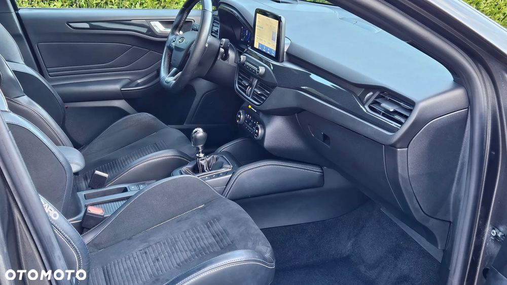 Ford Focus 2.0 EcoBlue ST - 14