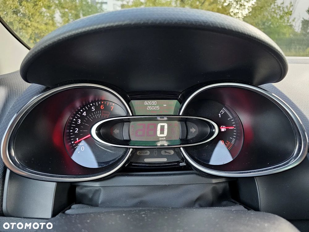 Renault Clio 1.2 16V Limited - 23