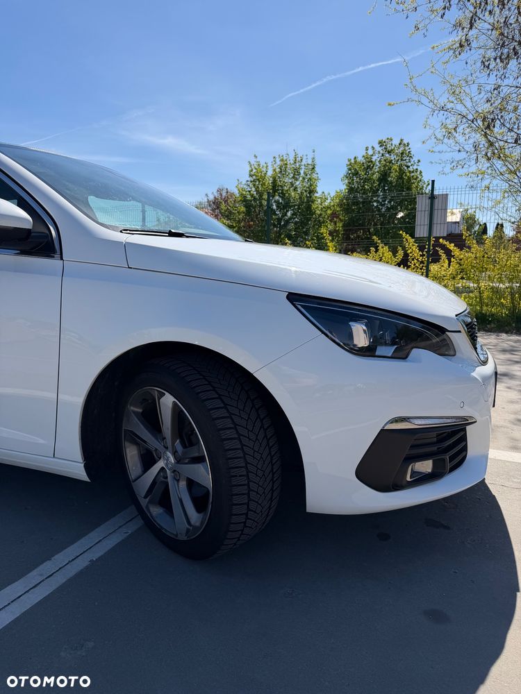 Peugeot 308 1.2 PureTech Allure Pack S&S EAT8 - 22