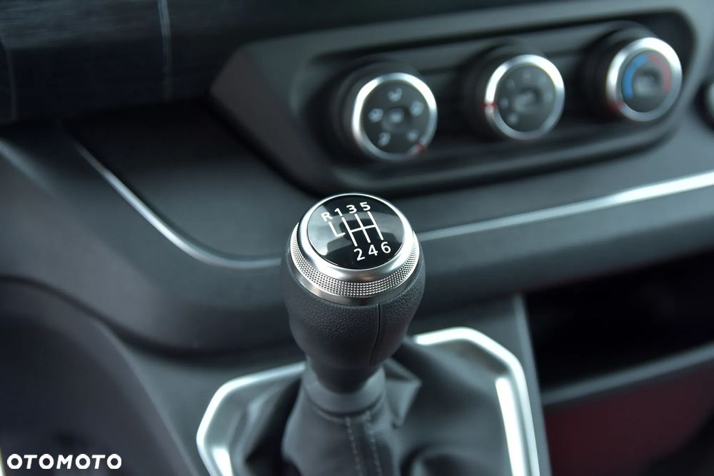 Renault Trafic Kombi 2.0 150KM Blue dCi L2 Equilibre - 16