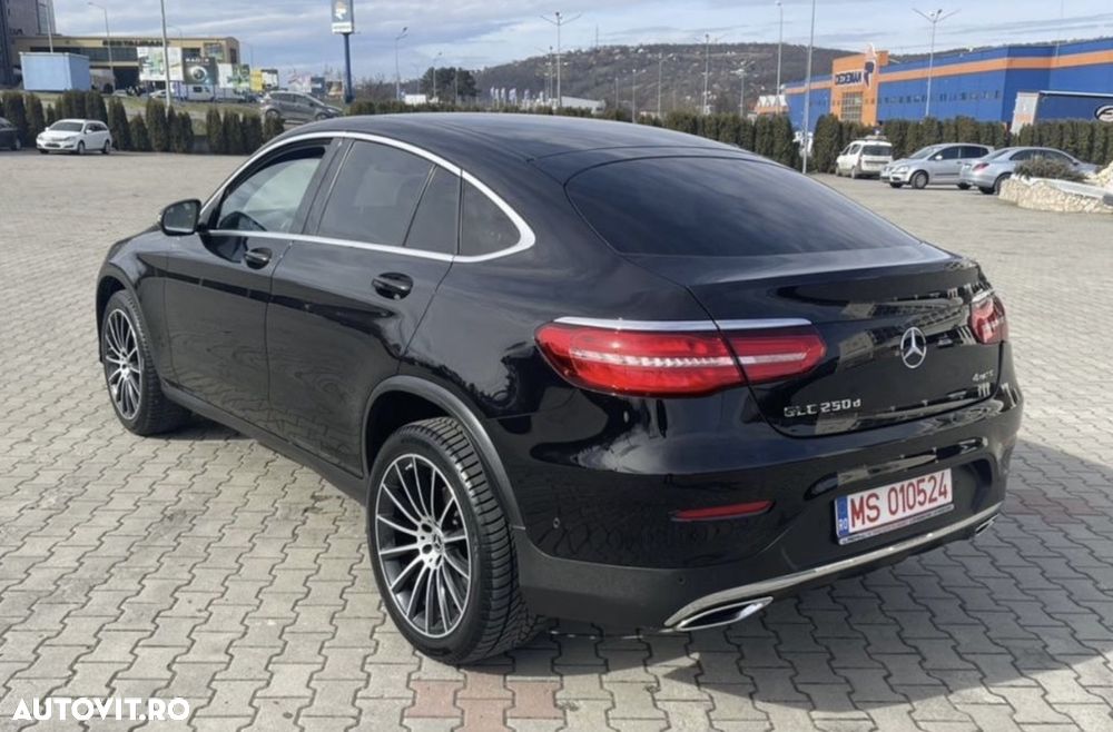 Mercedes-Benz GLC Coupe 250 d 4Matic 9G-TRONIC AMG Line - 32