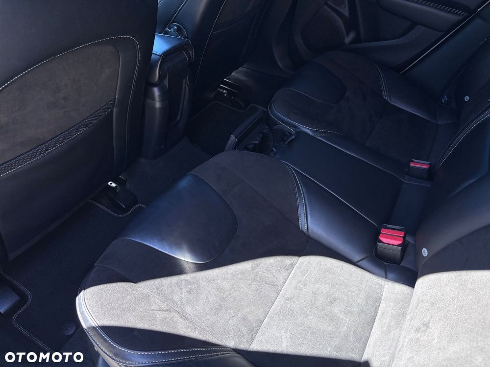 Volvo V40 D3 Geartronic RDesign - 32