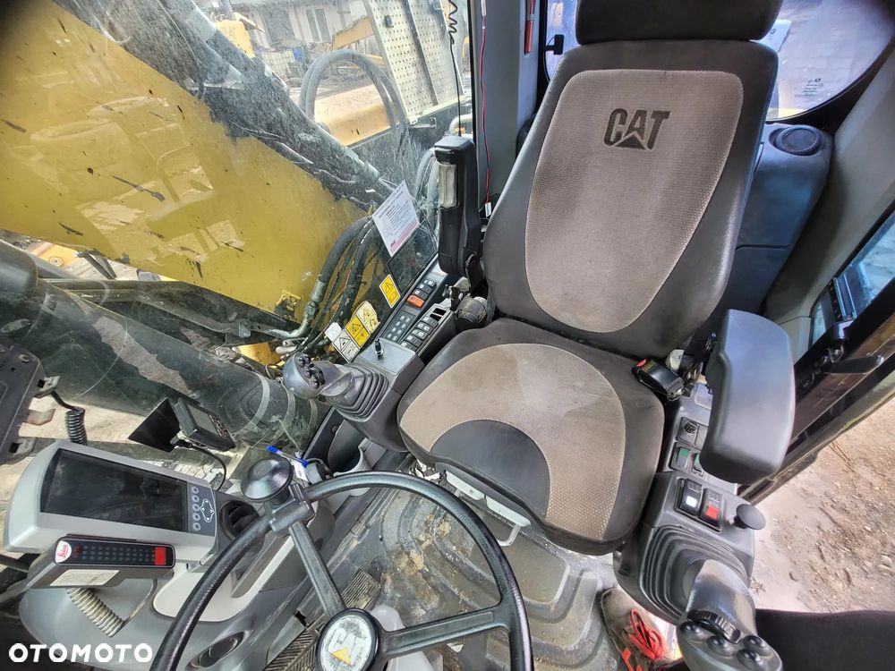 Caterpillar M318D - 10