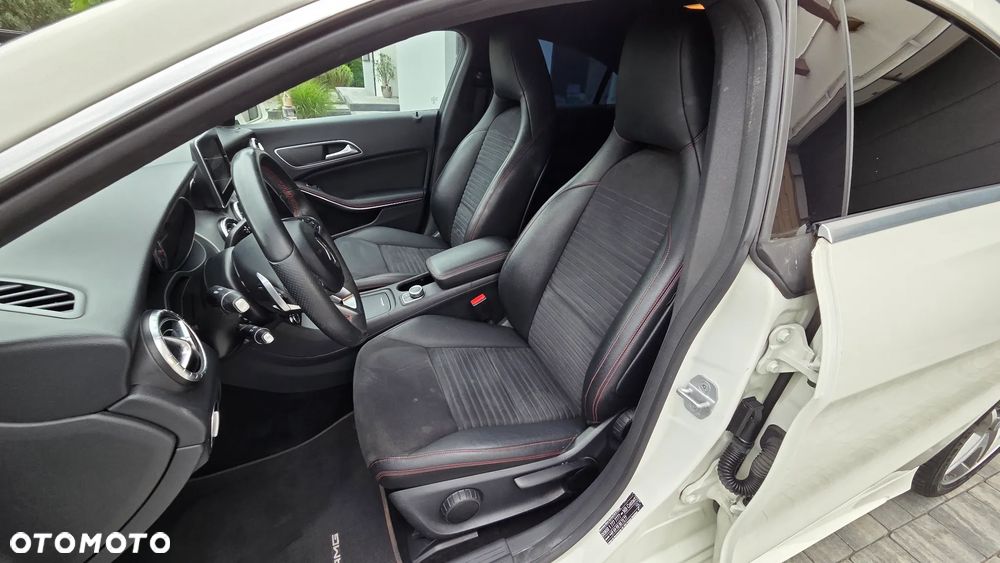 Mercedes-Benz CLA 180 7G-DCT AMG Line - 33