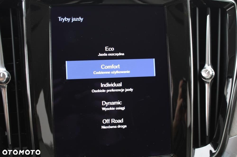 Volvo V60 Cross Country - 26