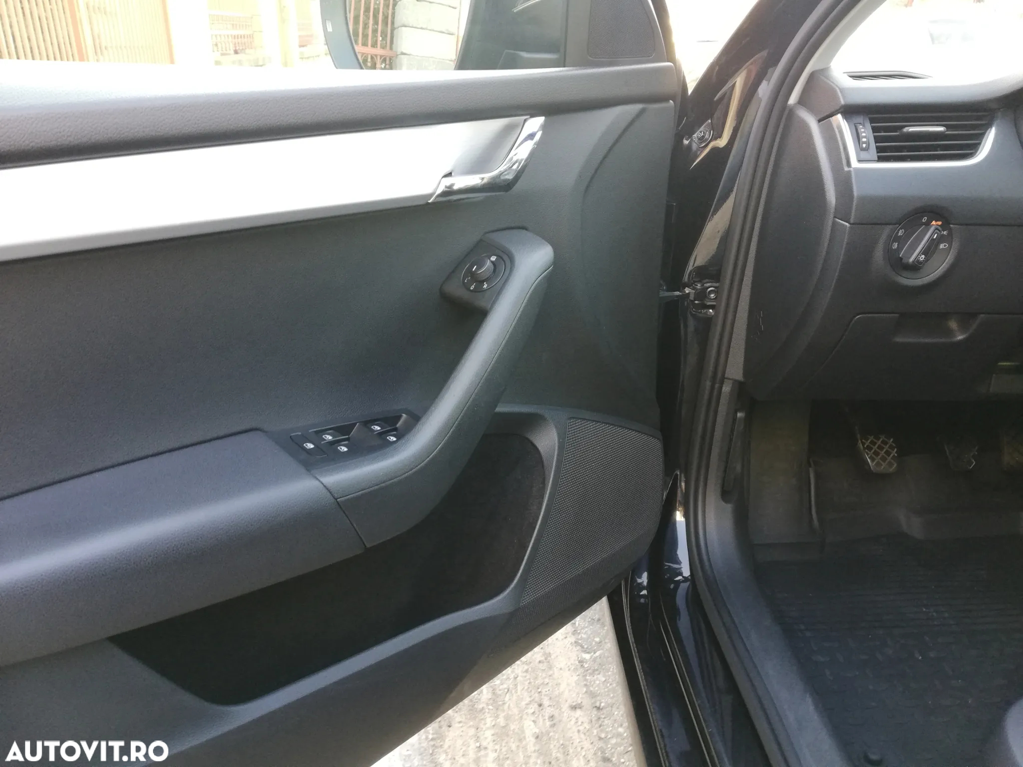 Skoda Octavia Combi Diesel 2.0 TDI Style - 9