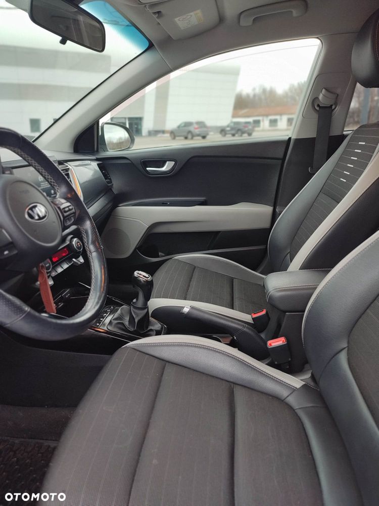 Kia Stonic 1.4 L - 11