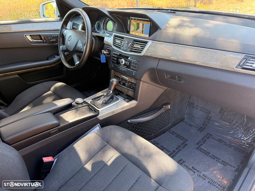 Mercedes-Benz E 250 CGI BlueEFFICIENCY 7G-TRONIC Elegance - 13