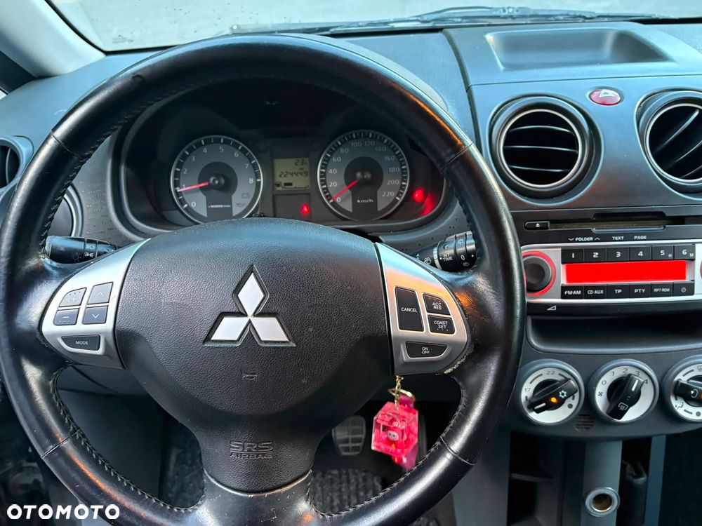 Mitsubishi Colt - 8