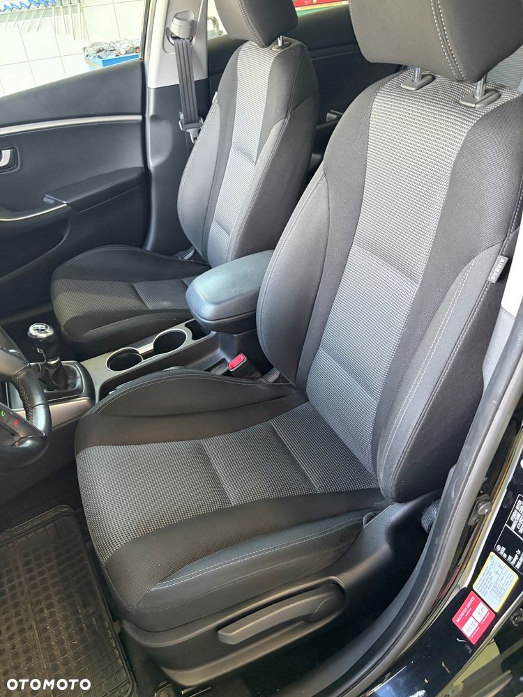 Hyundai i30 1.4 Fifa World Cup Edition - 21