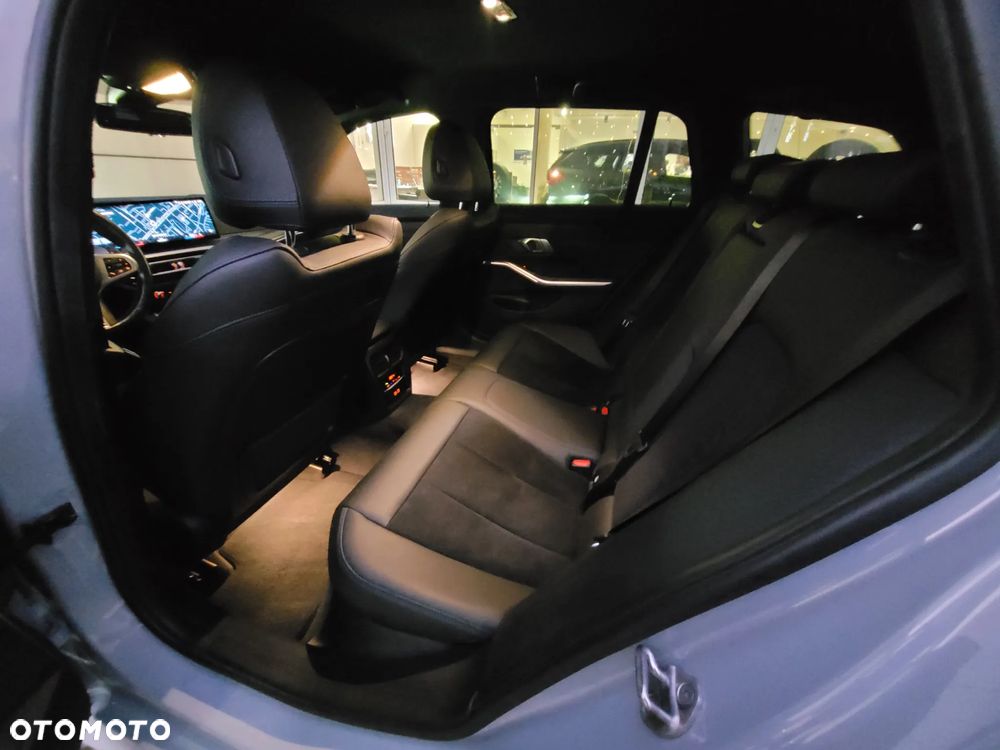 BMW Seria 3 320d xDrive M Sport Sport - 16