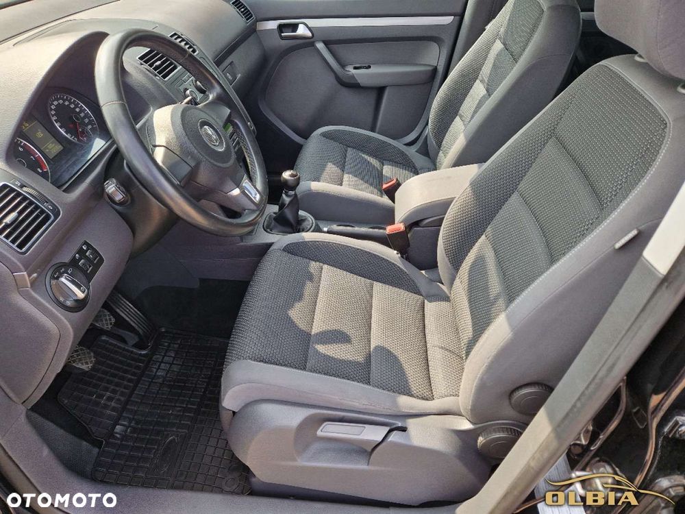Volkswagen Touran - 23