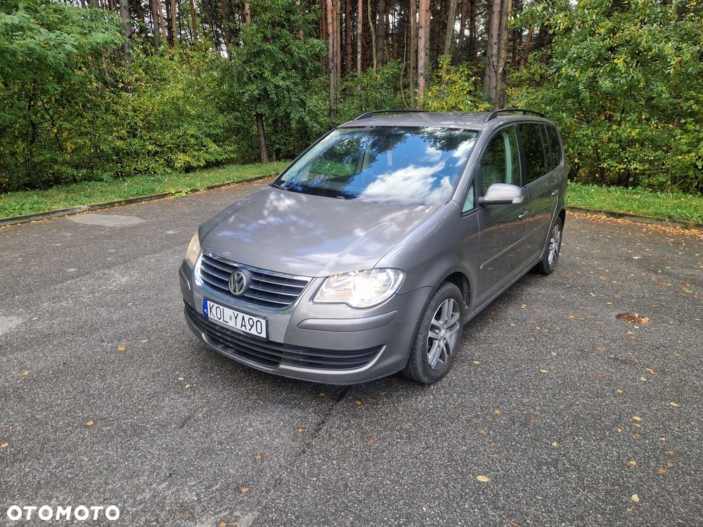 Volkswagen Touran - 4