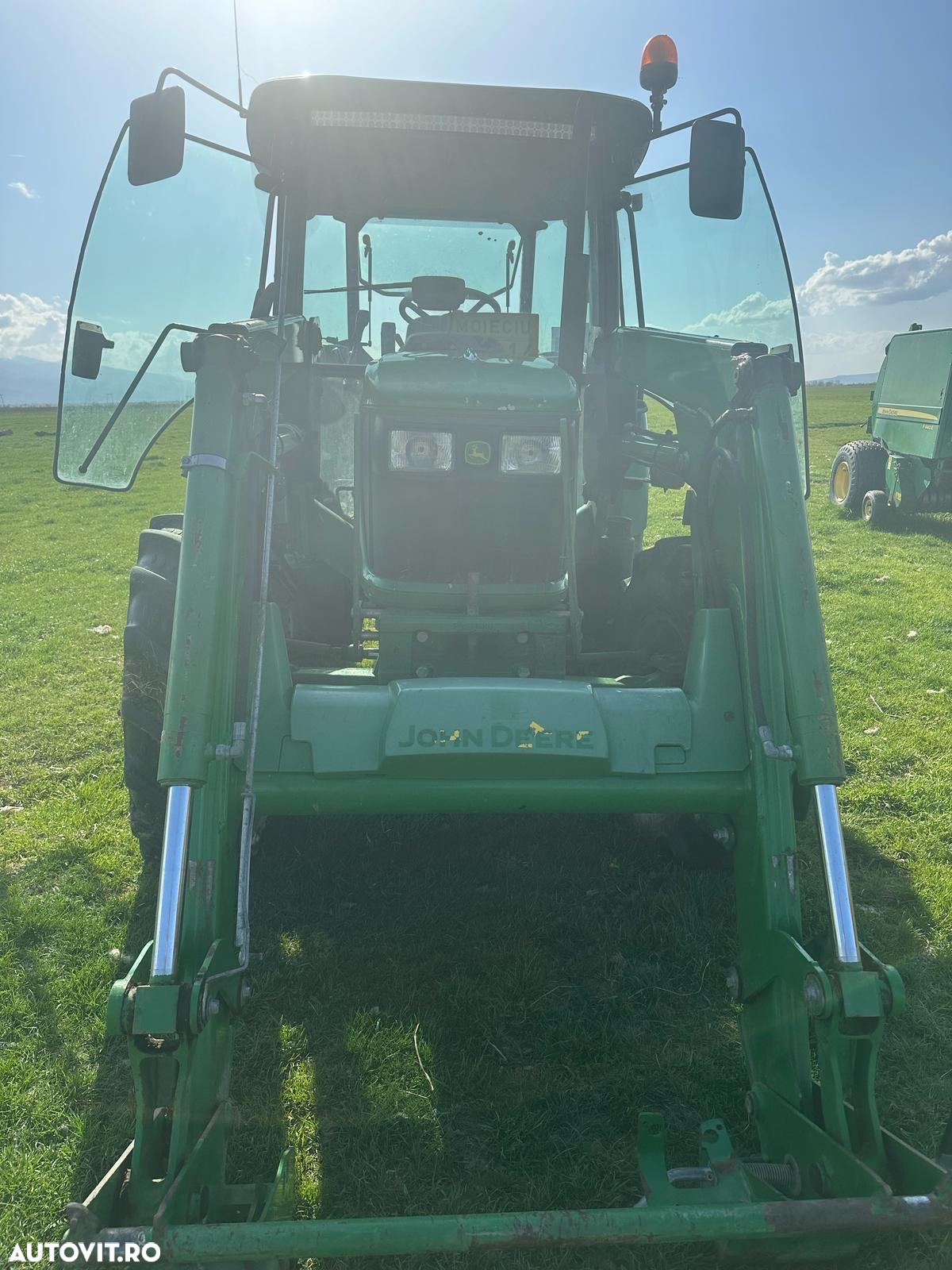 John Deere 5065E - 5