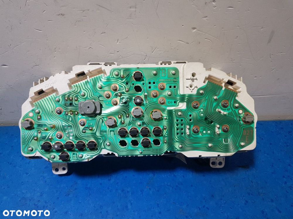 TOYOTA RAV4 I LICZNIK 8301042110 - 2