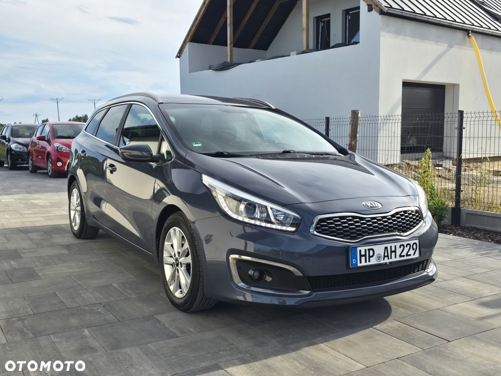 Kia Ceed 1.6 GDI Dream Team Edition - 3