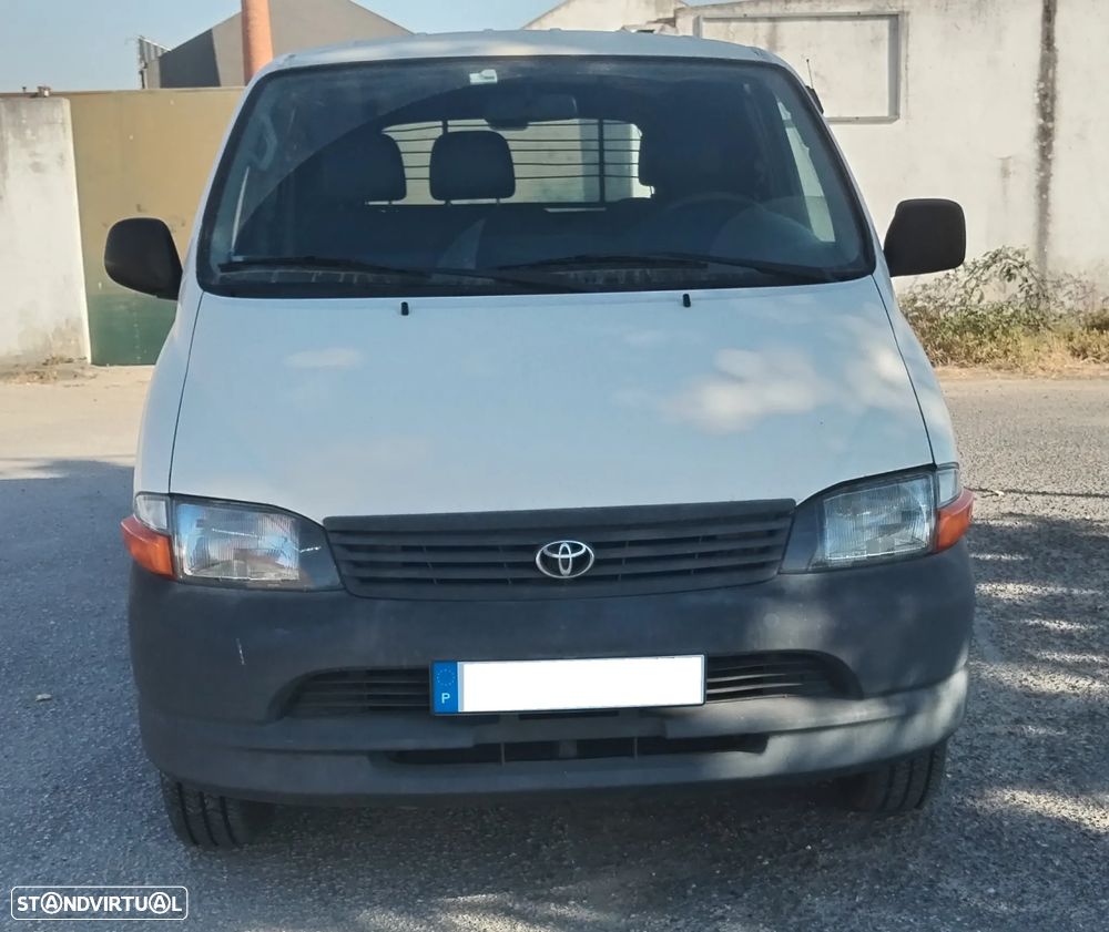 Toyota HIACE - 7