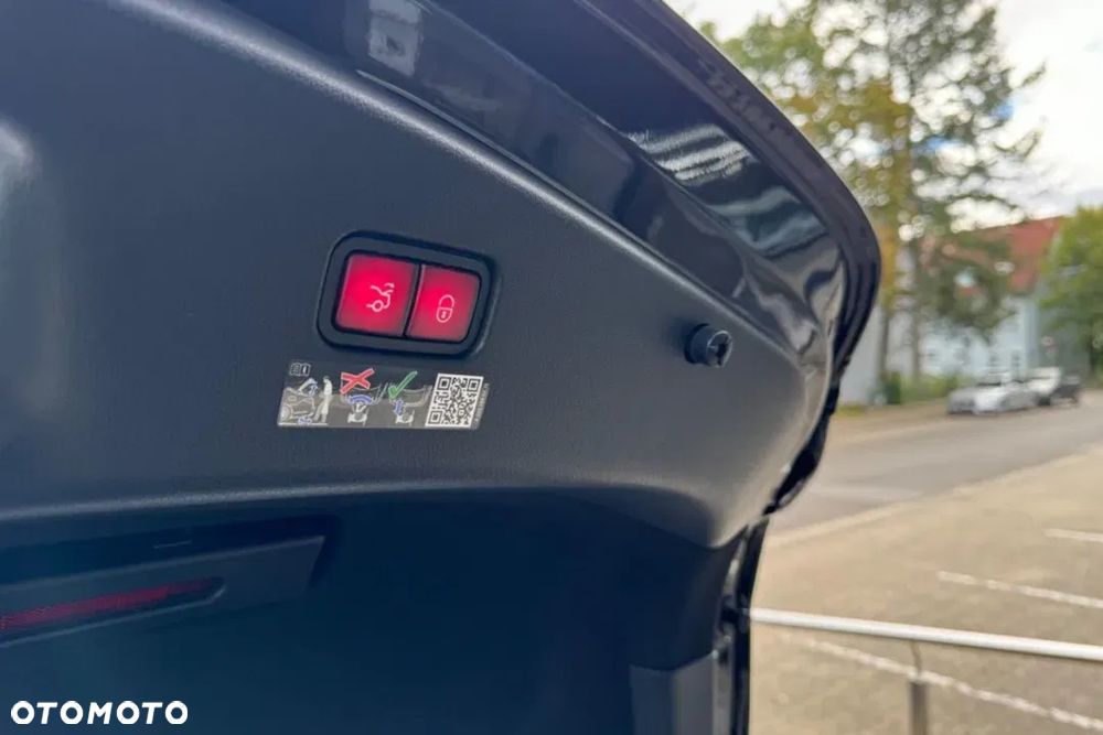 Mercedes-Benz CLE 200 mHEV 4-Matic AMG Line - 24