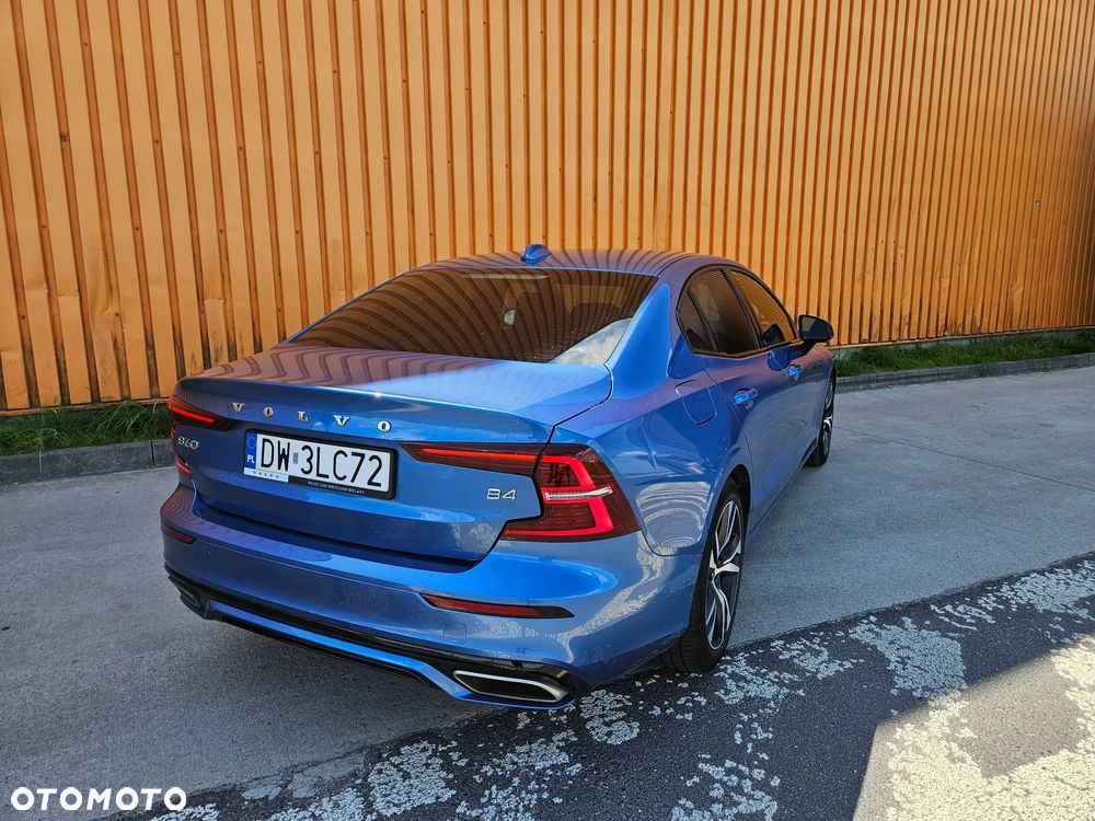 Volvo S60 B4 B R-Design - 4