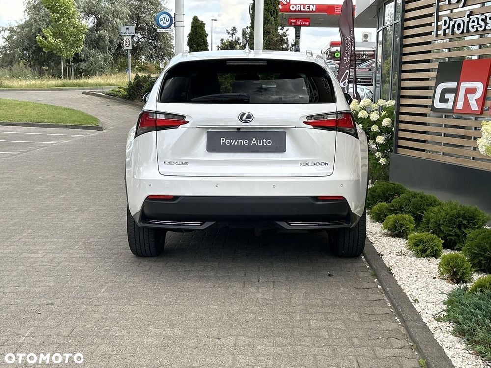 Lexus NX 300h Comfort AWD - 4