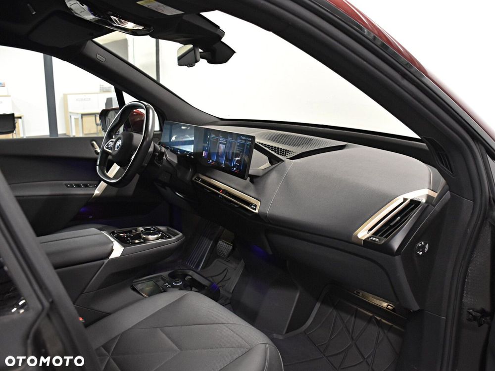 BMW iX xDrive40 76.6kWh Signature - 12