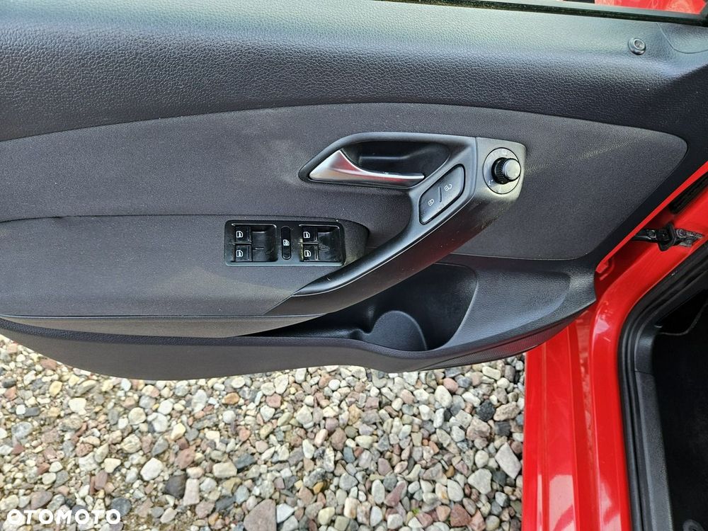 Volkswagen Polo - 13