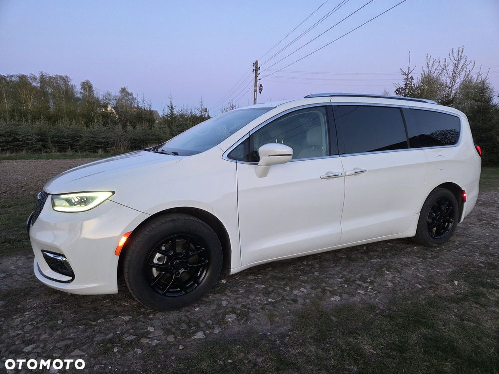 Chrysler Pacifica - 7