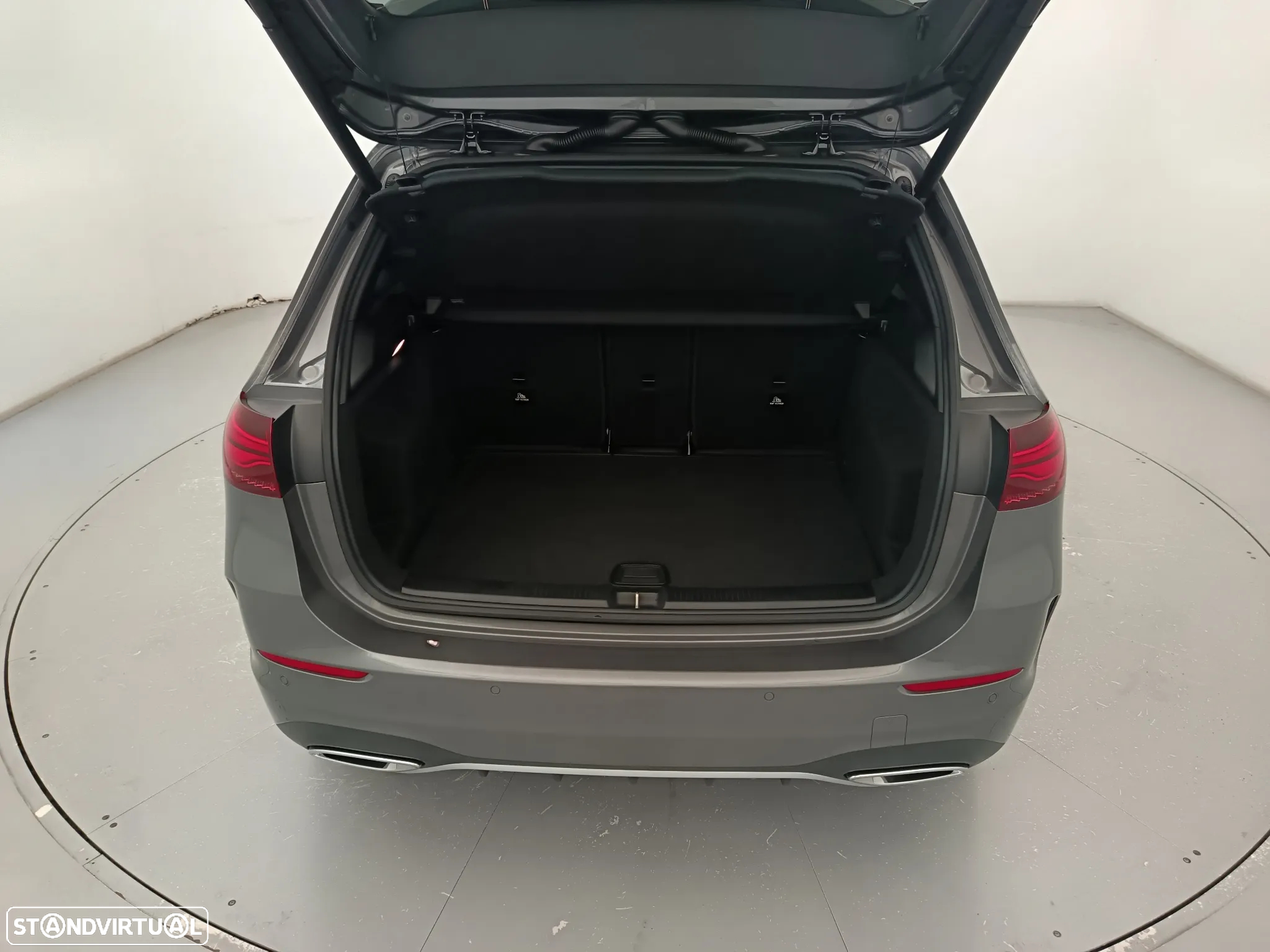 Mercedes-Benz B 250 e - 28