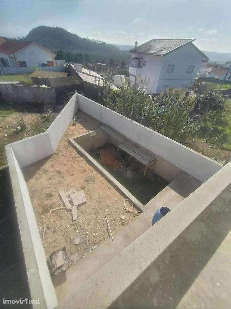 Moradia t-4 em construção pederneira -Nazaré com piscina const de luxo - Grande imagem: 3/22