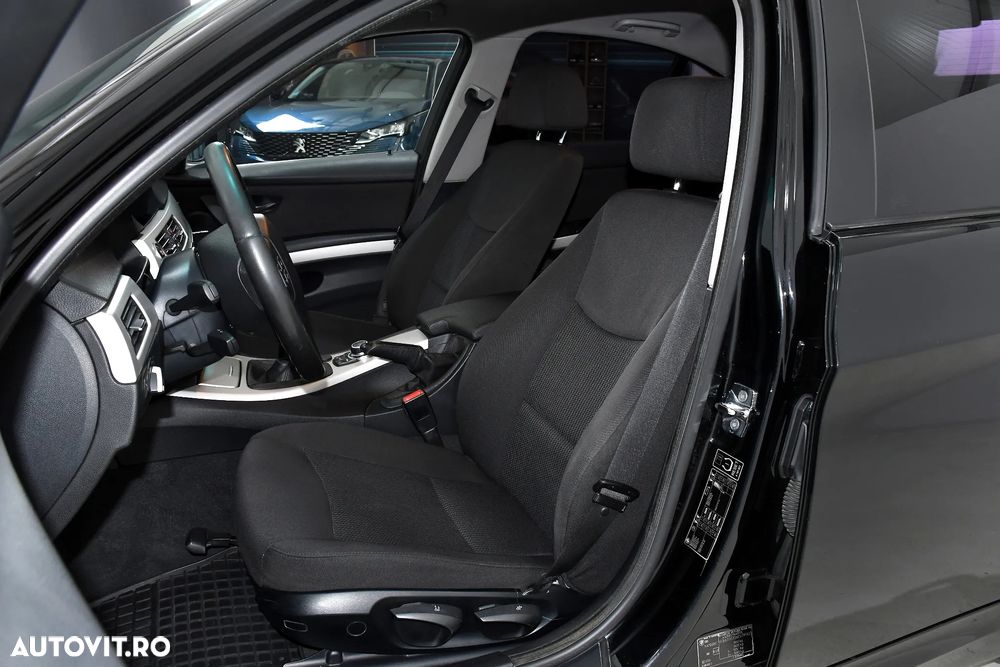 BMW Seria 3 318d - 18