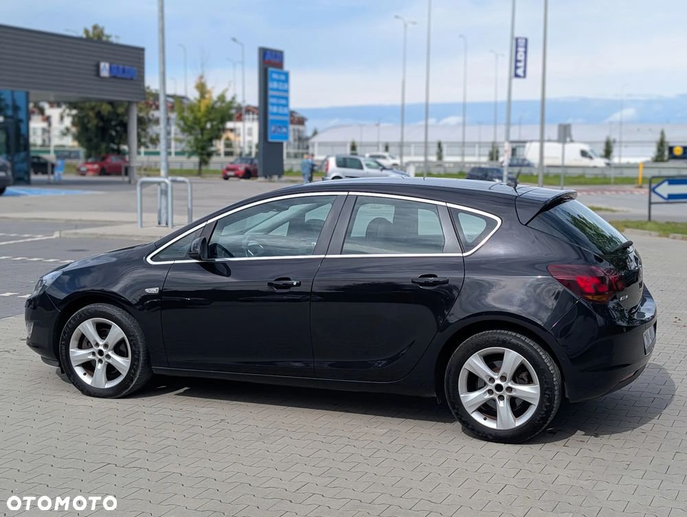 Opel Astra 1.7 CDTI DPF ecoFLEX Start/Stop Design Edition - 10