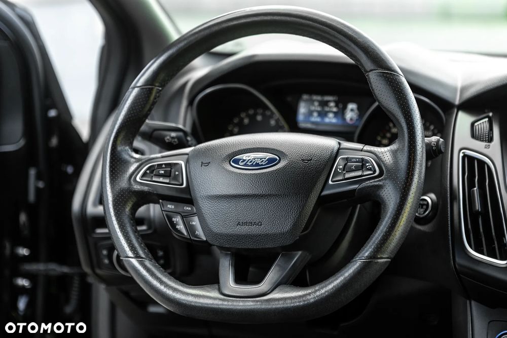 Ford Focus - 24